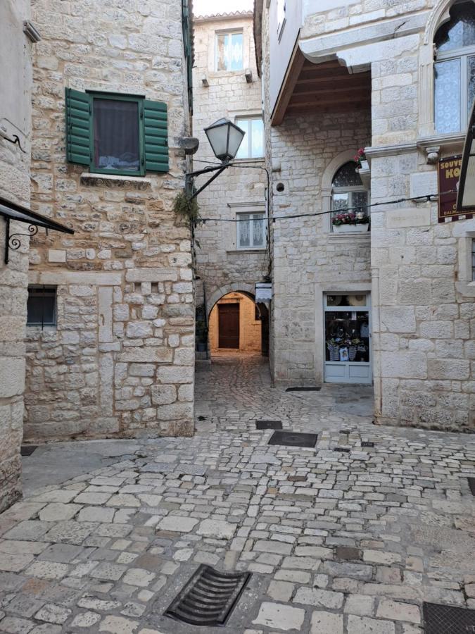Sara Trogir Exterior foto